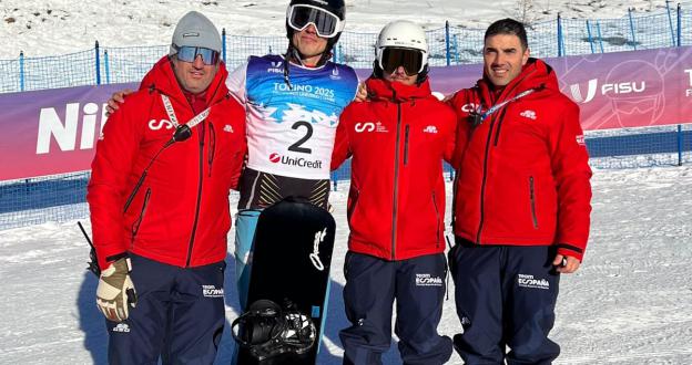 Bernat Ribera se cuelga la plata en Snowboardcross en la Universiada de Torino