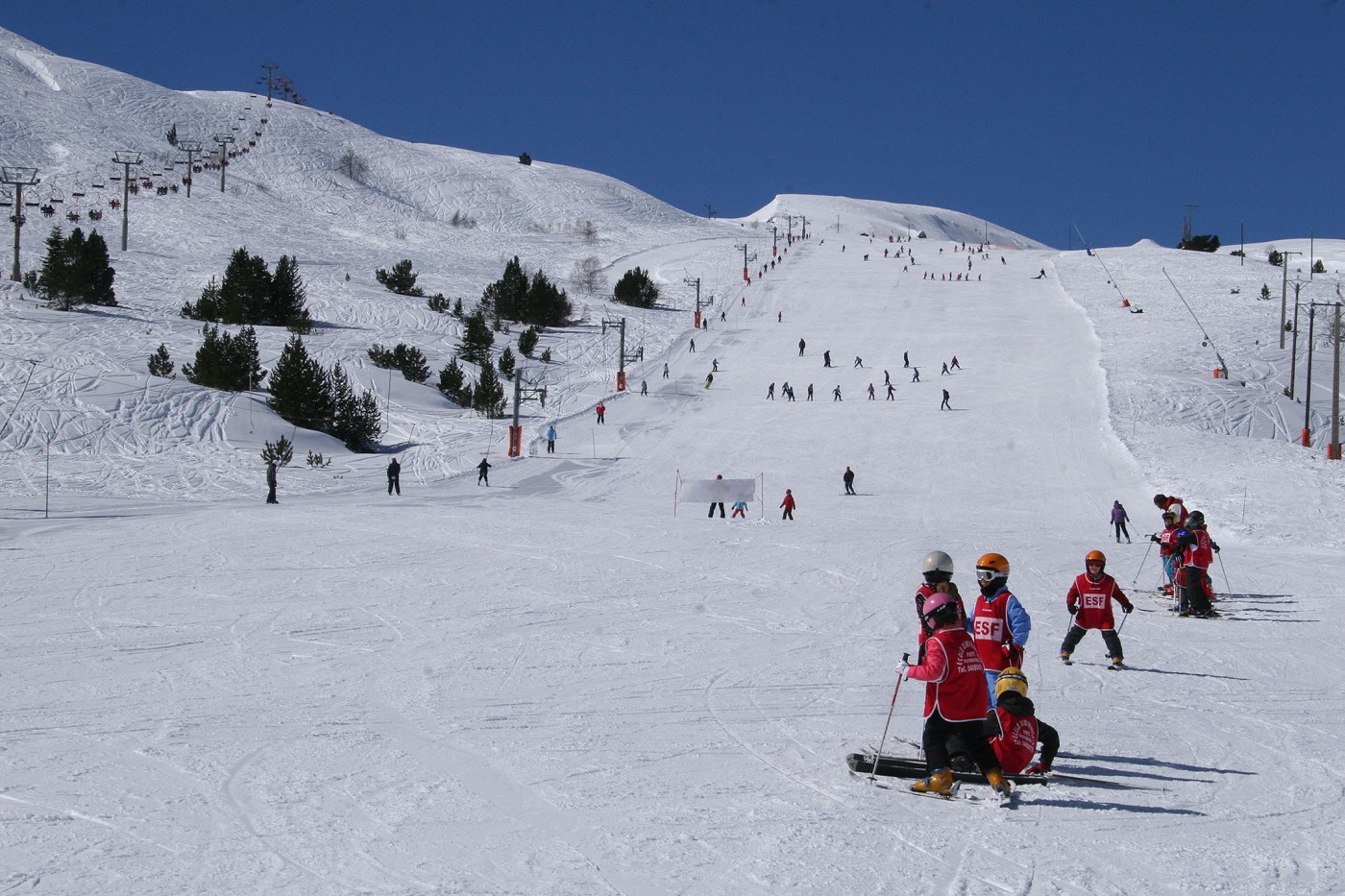 En dos semanas abrirán al menos 5 de las 39 estaciones de esquí del Pirineo francés