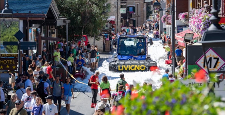 El invierno vuelve a Livigno en pleno verano con esquí en sus calles