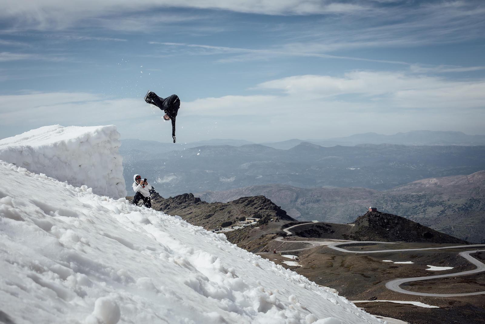 Un kicker para entrenar en la nieve durante el desconfinamiento en Sierra Nevada