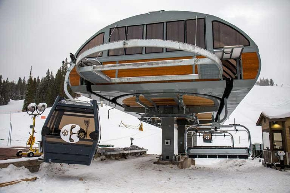 Se estrella una cabina vacía de la nueva góndola de la estación americana de Copper Mountain