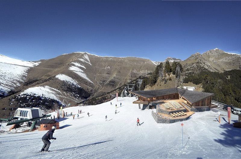 Vallnord-Pal Arinsal inaugura un gran espacio de atención al visitante en el Coll de la Botella