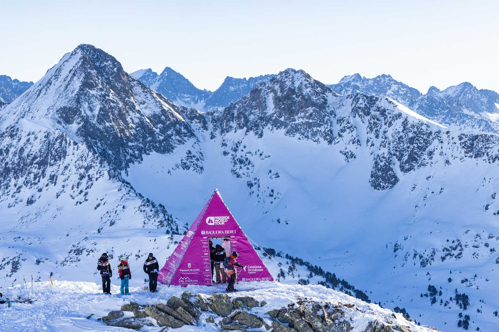 Más de un metro de nieve nueva en el Baciver garantiza el FWT en Baqueira Beret