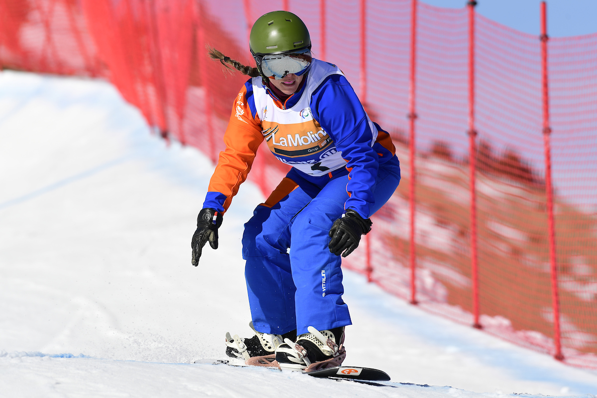 Podio de la barcelonesa Astrid Fina en la Copa del Mundo IPC 2019 de para-snowboard de La Molina