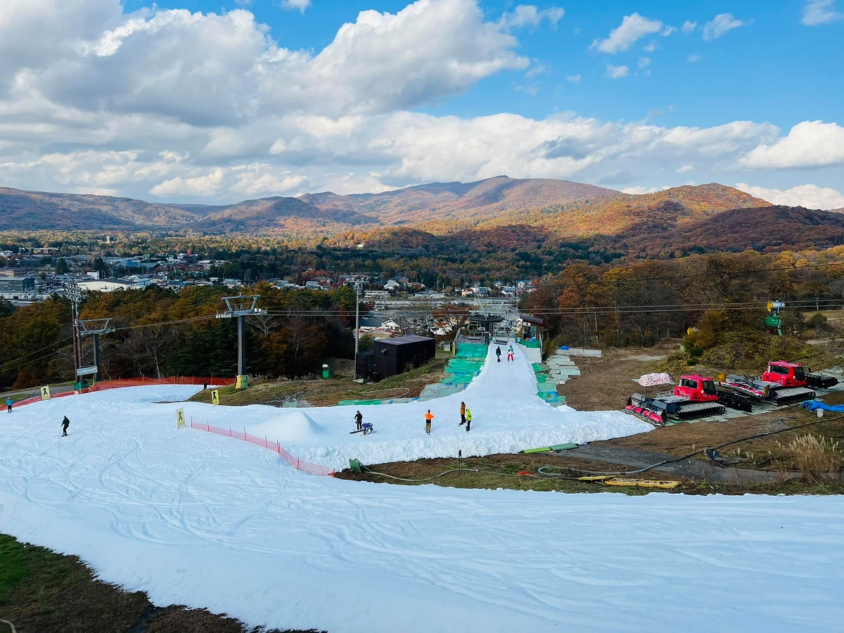 Comienza la temporada de esquí en Japón con nieve artificial y sin powder