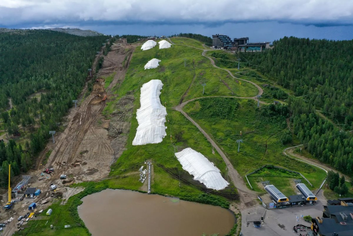 El nuevo telesilla Glacier Express de Levi está casi listo para empezar a girar