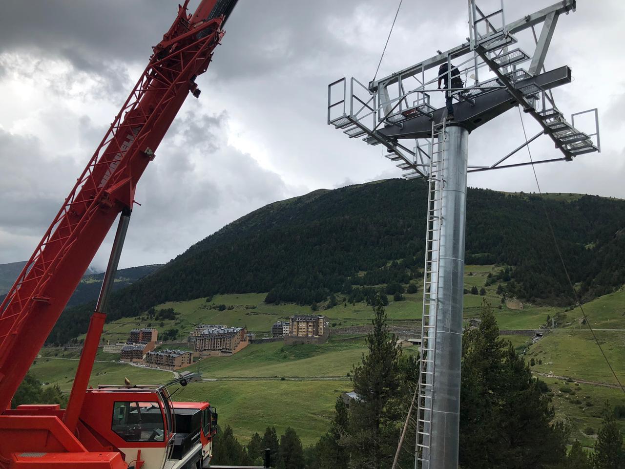 Primer pilón de la ampliación del TSD6 del Pla de les Pedres que dará más km a Grandvalira