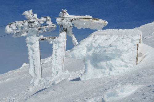 Doppelmayr valora las propuestas técnicas de Sierra Nevada para minimizar el bloqueo de remontes por hielo  Estaciones de la costa del Pacífico de EEUU y de Nueva Zelanda se unen a Sierra Nevada para pedir al fabricante de telesillas medidas paliativas co