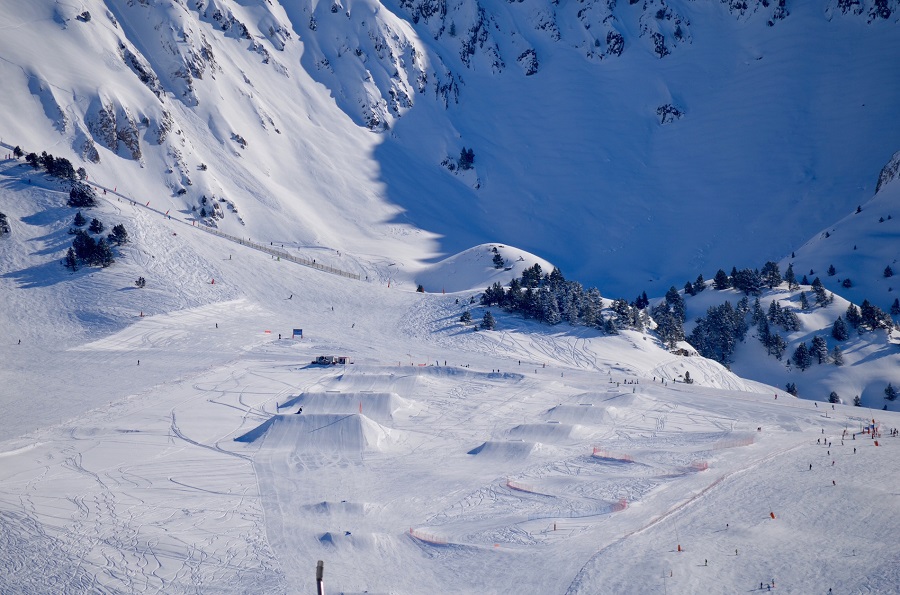 El freestyle gana terreno en Baqueira Beret con el snowpark Era Marmòta