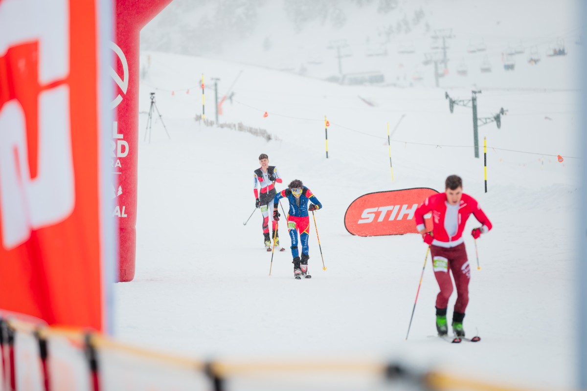 Robert Antonioli y Victoria Kreuze se imponen en la Vertical Race de Copa del Mundo de Arinsal