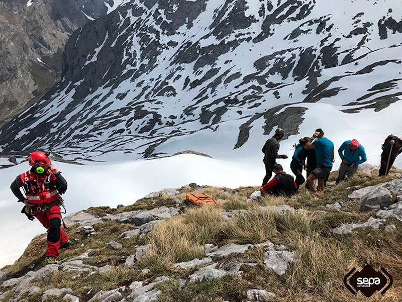 Dos excursionistas heridos tras ser arrastrados por un alud en el Valle de las Moñetas, en Cabrales