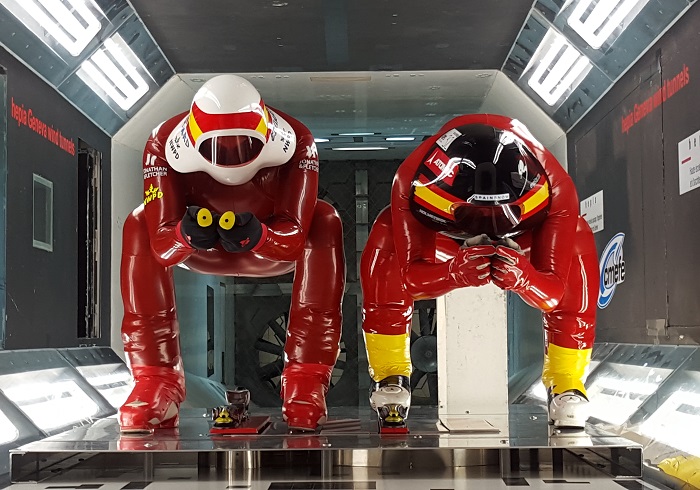 Ricardo Adarraga y Eduard Manrique en el túnel del Viento de Ginebra