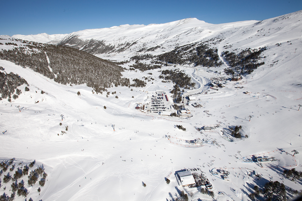 Alfonso Torreño: El aeropuerto de Grau Roig sería contraproducente para el turismo de la nieve