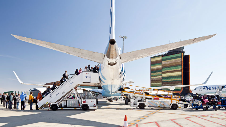 Neilson llevará un año más esquiadores británicos desde el aeropuerto de Lleida-Alguaire a Andorra y Baqueira