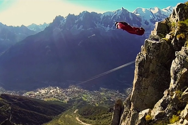 Alexander Polli frente al Macizo del Mont-Blanc