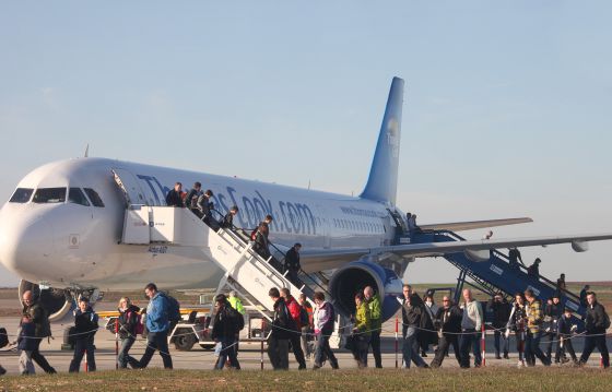 Thomas Cook seguirá confiando en Lleida-Alguaire para llevar esquiadores al Pirineo