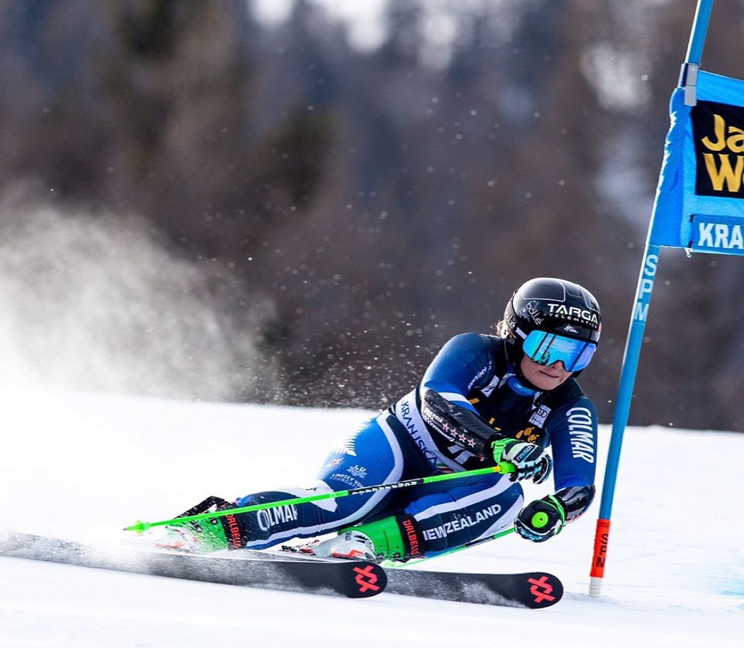 La corredora de Völkl Alice Robinson gana con una gran segunda manga el gigante de Kranjska Gora