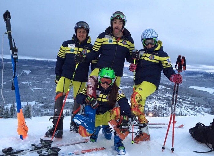 Miembros del quipo de esquí alpino de la RFEDI. Foto de Júlia Bargalló (Facebook) en Suecia