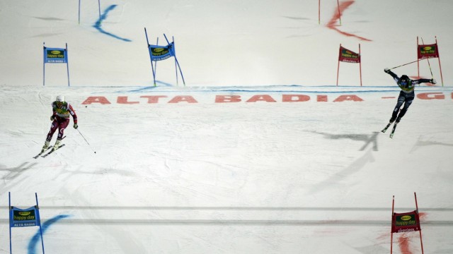 Jansrud se impone en el primer gigante paralelo de la historia