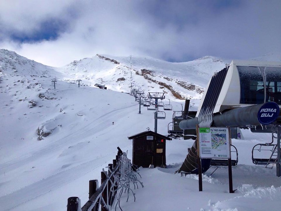 Alto Campoo abre de la noche a la mañana con 14 km de pistas y nieve polvo