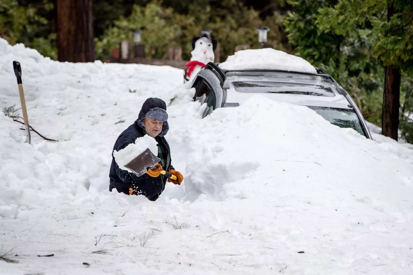 Al menos 12 muertos por las nevadas en California, que acumulan más de dos metros de nieve