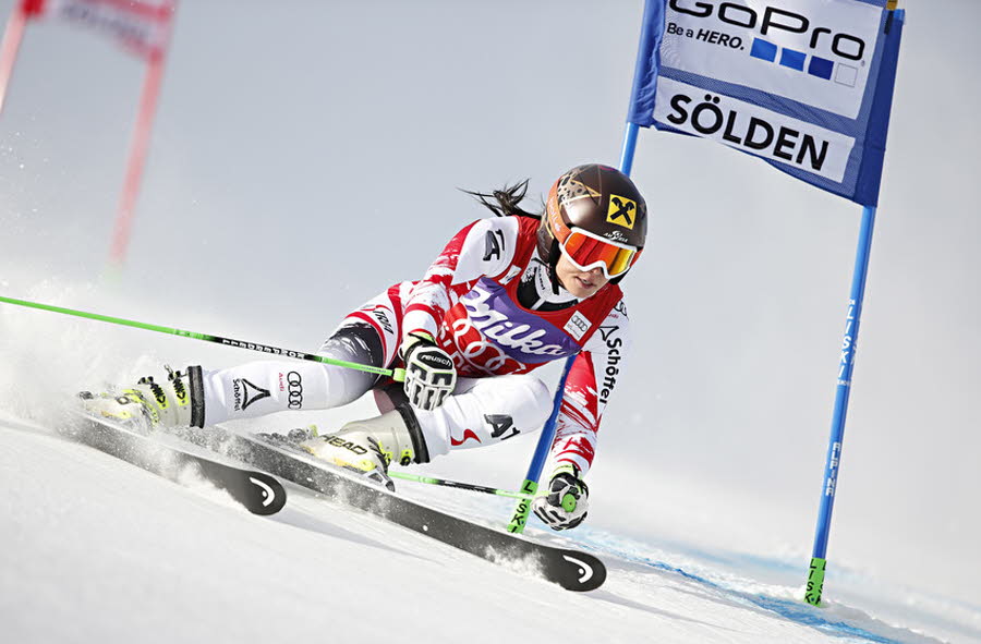 Shiffrin y Fenninger comparten la victoria del gigante de Sölden