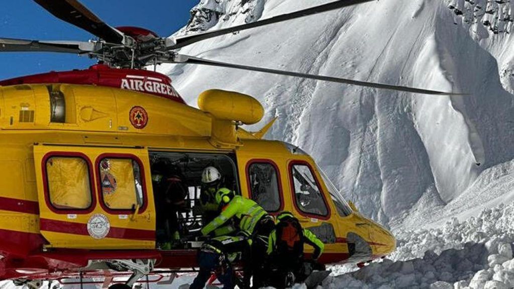 Tres alumnos de la escuela de guías de montaña mueren en una avalancha en el Valle de Aosta