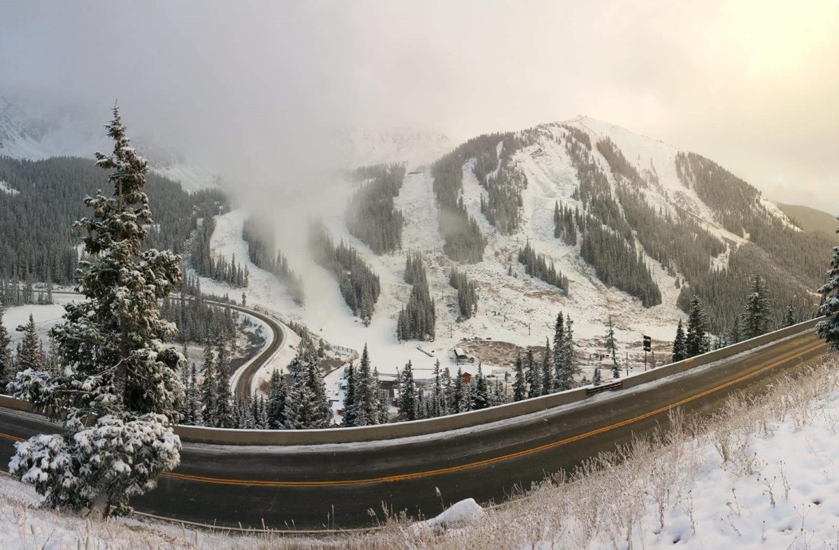 ¡La loca carrera por abrir primero en EEUU tiene ganador! Arapahoe Basin abrirá mañana viernes