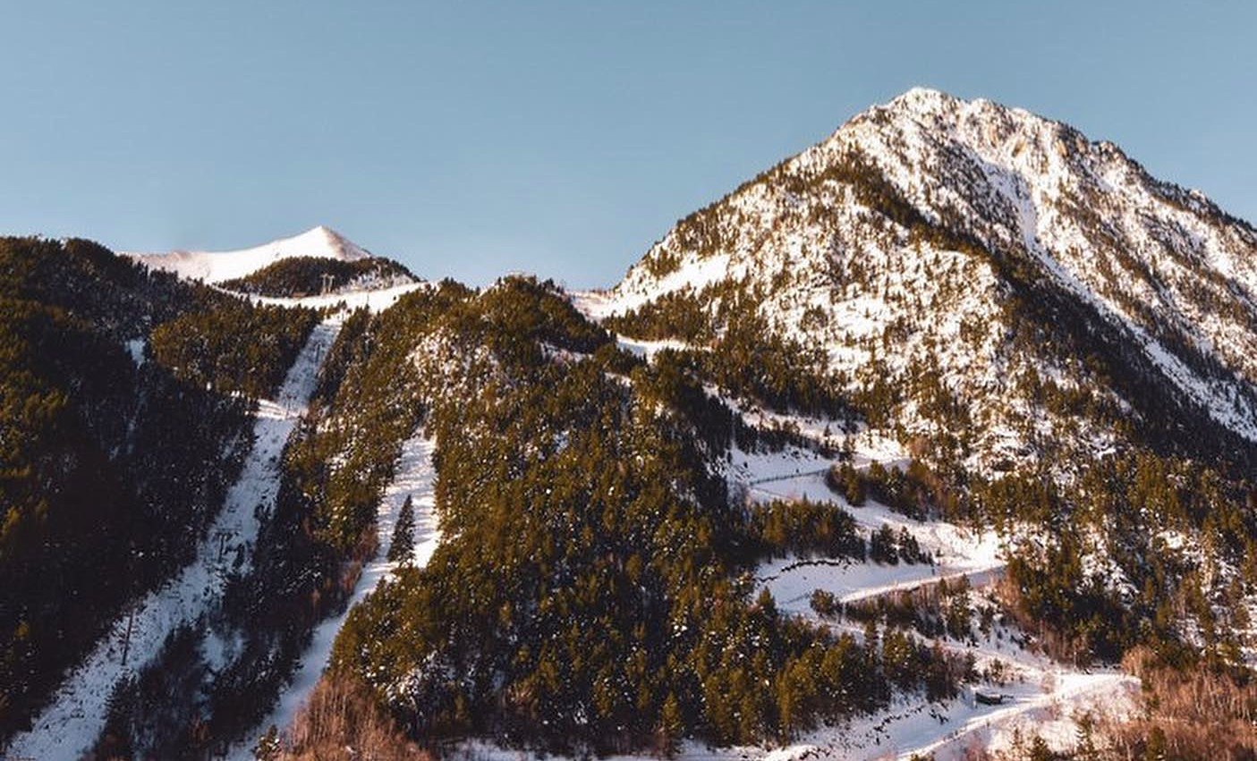 La falta de nieve obliga Vallnord a cerrar el sector de Arinsal