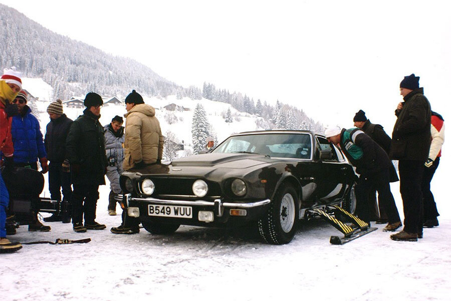 El Aston Martin con esquís de James Bond no encuentra quien le quiera