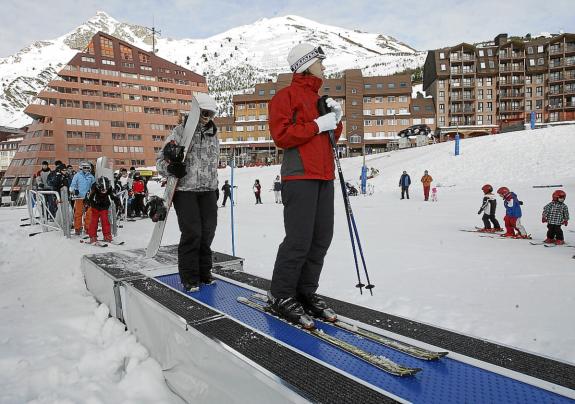 Astún inicia la venta anticipada de abonos de temporada con interesantes ofertas y descuentos