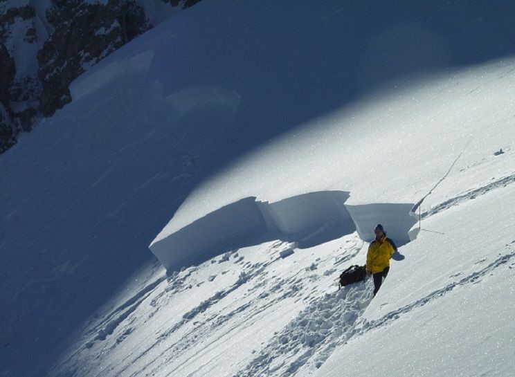 Las avalanchas de placa desplazan en cuestión de segundos toneladas de nieve