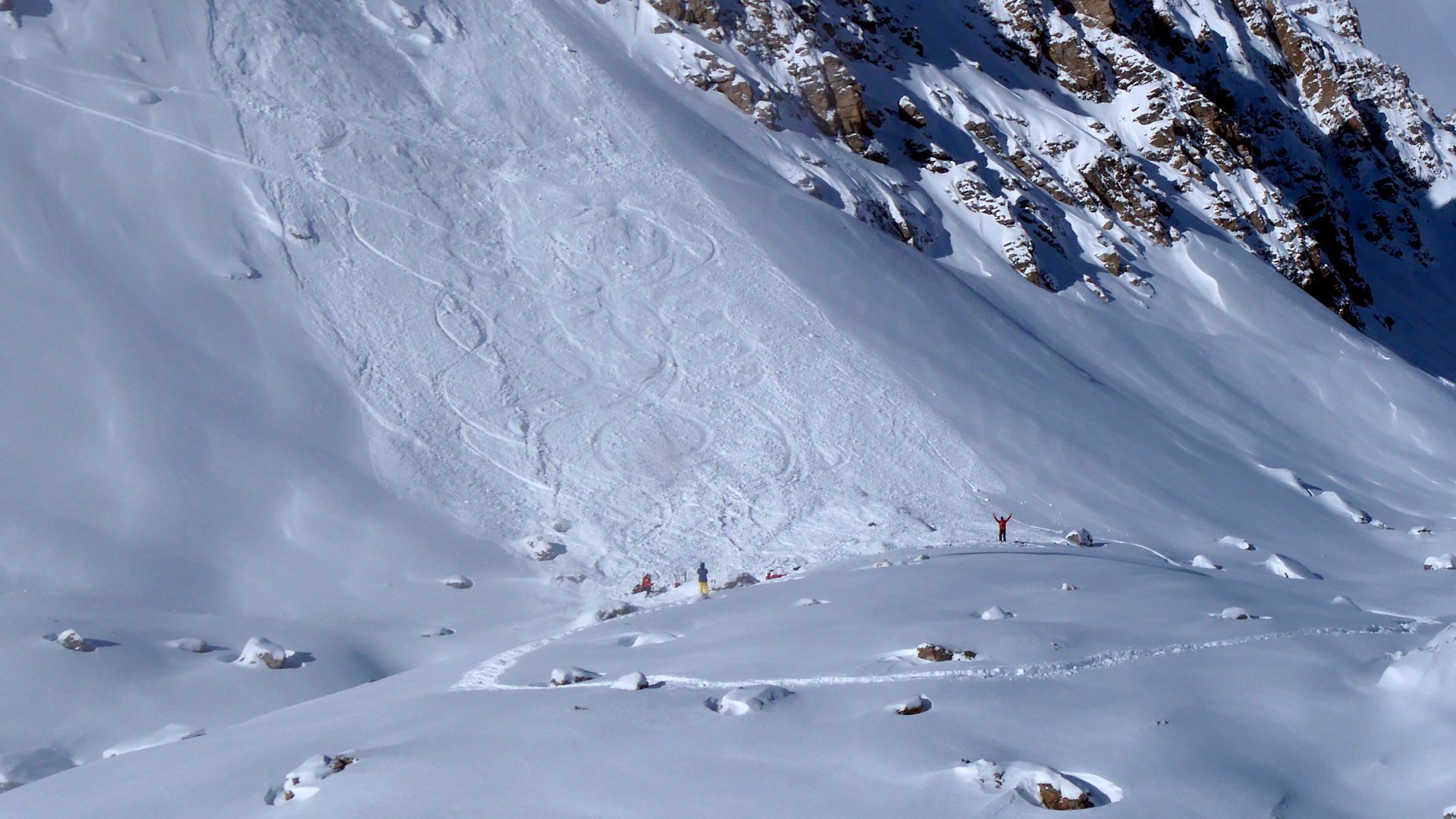 Dos avalanchas en Val d'Isère matan a un español y provocan dos heridos más