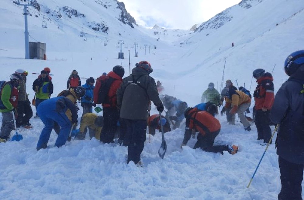 Avalancha en una pista de Las Leñas con dos esquiadores heridos