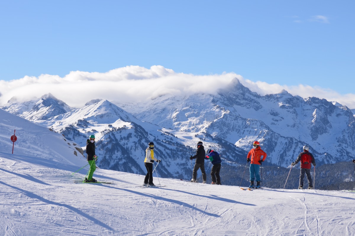 Baqueira cierra la temporada más atípica con 113 días y solo 3 metros de nieve acumulada