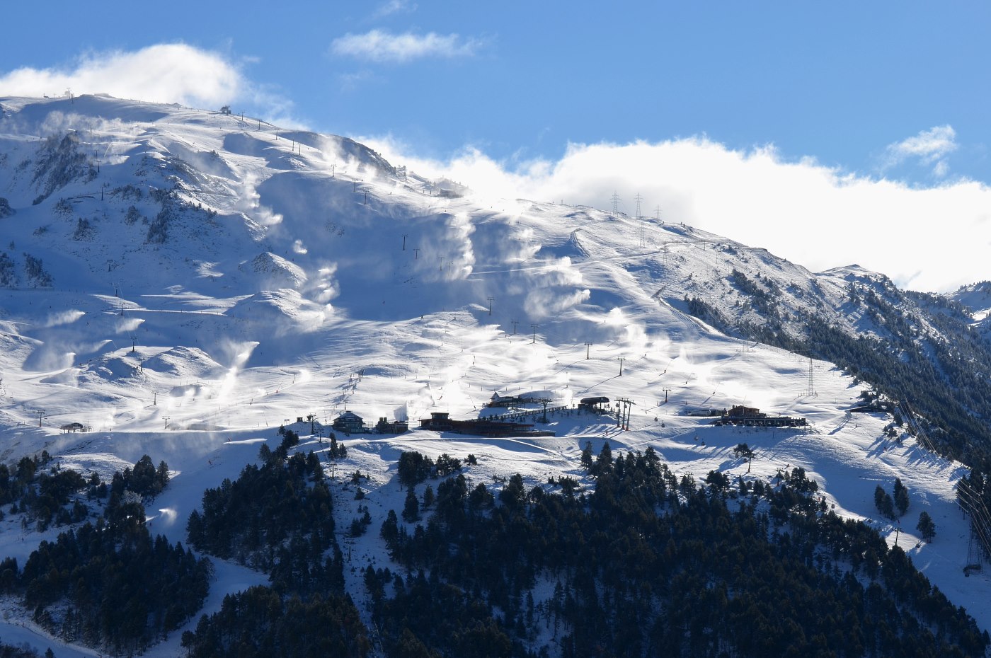 Baqueira Beret inaugura temporada el sábado con 27 km de pistas y forfait a 31 euros