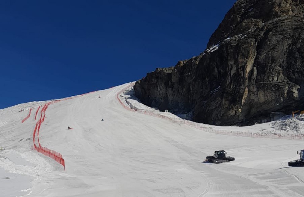 La primera carrera de esquí del mundo entre dos países muere por completo por falta de nieve