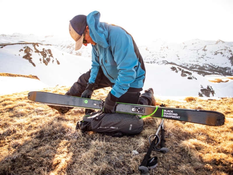 La chaqueta perfecta para el esquí de montaña es de Black Diamond