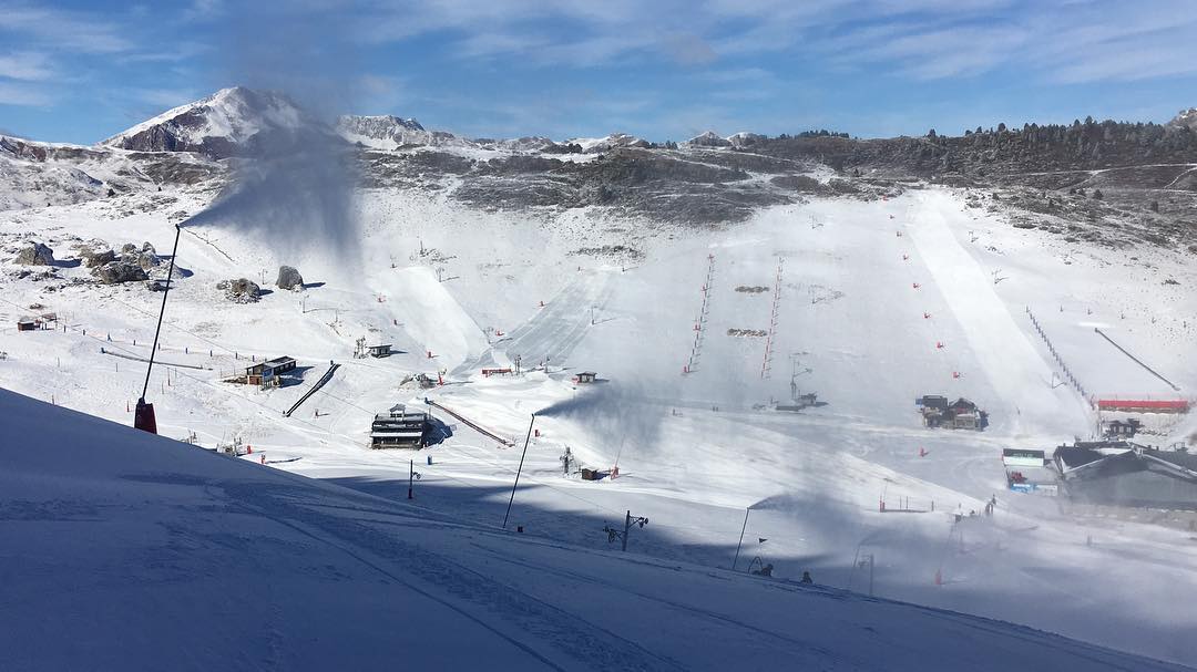 Candanchú estrena la temporada este viernes gracias a los cañones y el snow farming