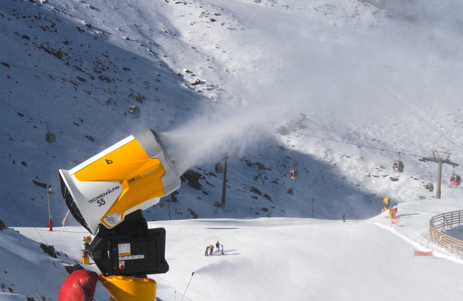 Sierra Nevada podría ser pionera en usar aguas residuales para producir nieve artificial