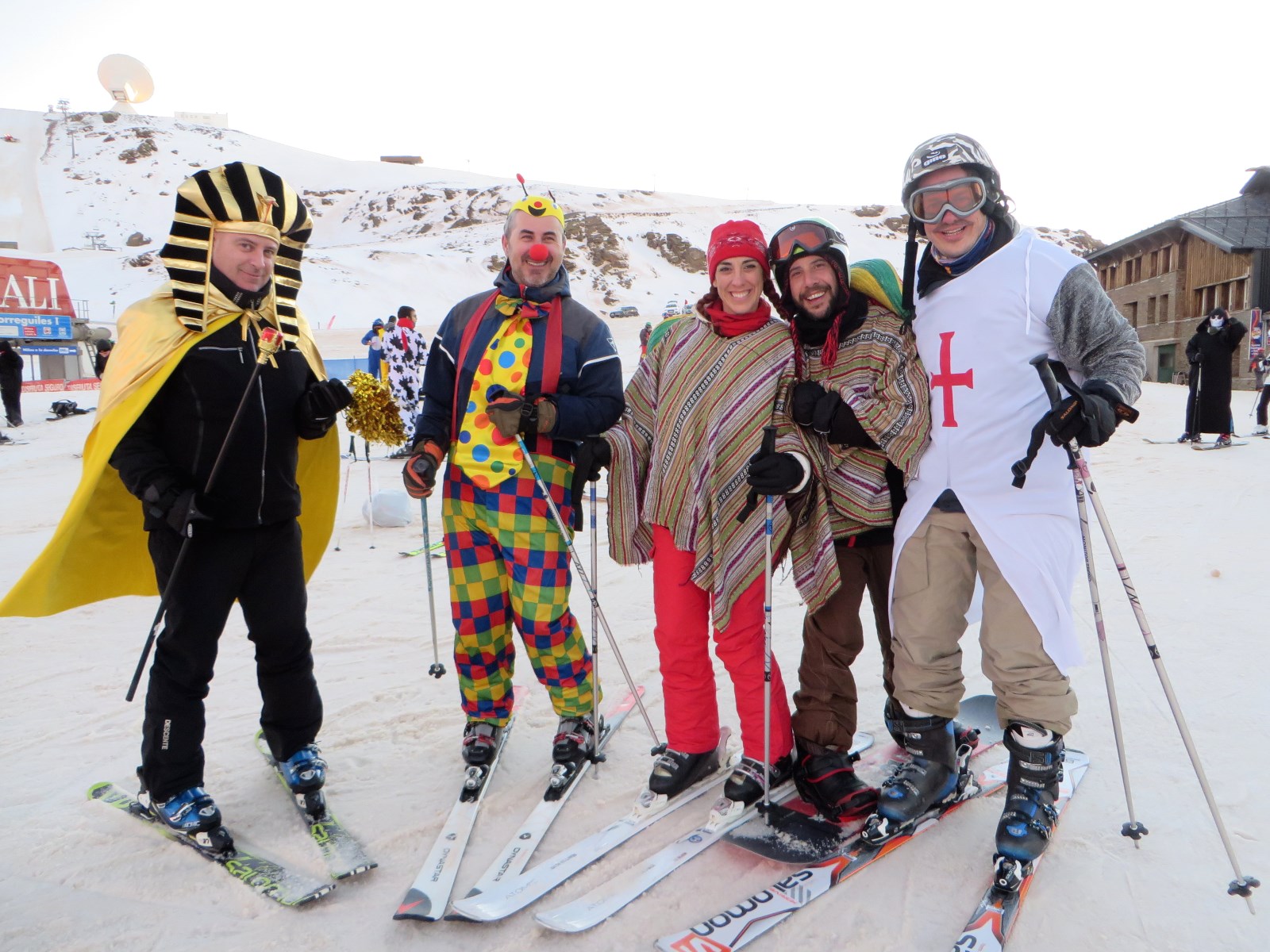 Sierra Nevada celebra el Carnaval con un descenso de disfraces y 100 km de pistas