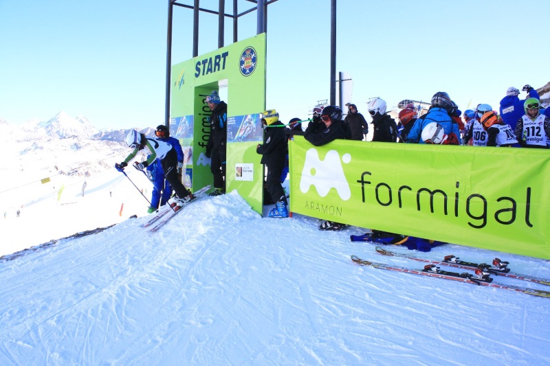 Fin de semana deportivo con mucha nieve en las estaciones de Aramón