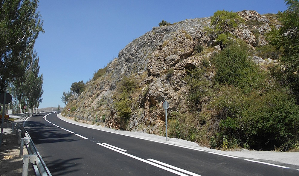 Finalizan las obras de emergencia en la carretera de acceso a Sierra Nevada tras desprendimientos