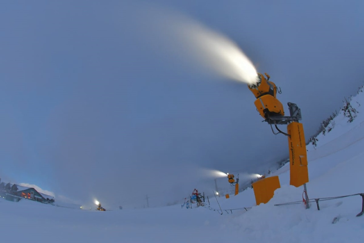 El Cerro Catedral abre parcialmente la temporada de invierno desde este lunes