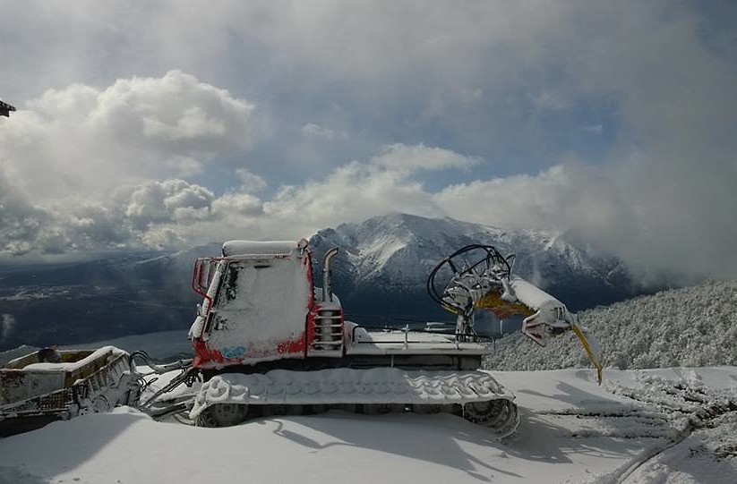 Una nevada de primavera deja hasta 90 cm en cerro Catedral