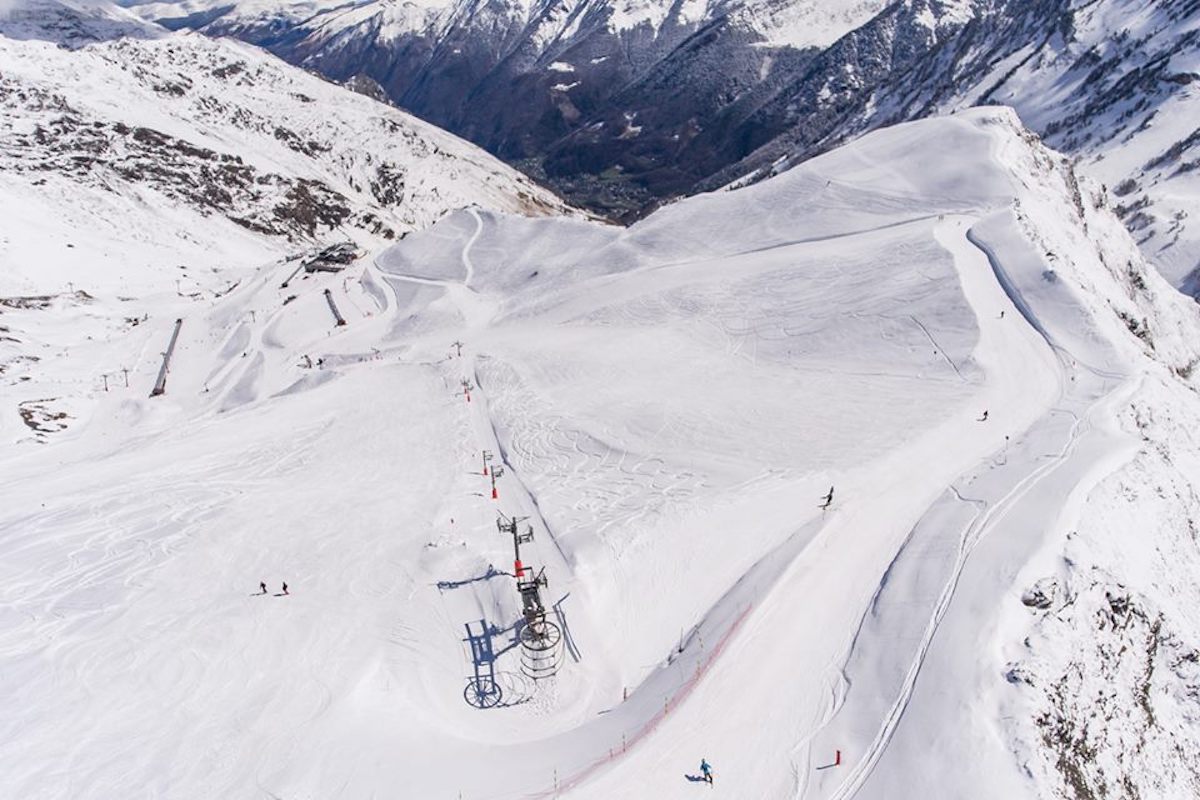 Las estaciones del grupo N’PY reciben abril con nieve fresca, días de esquí gratuitos y ofertas