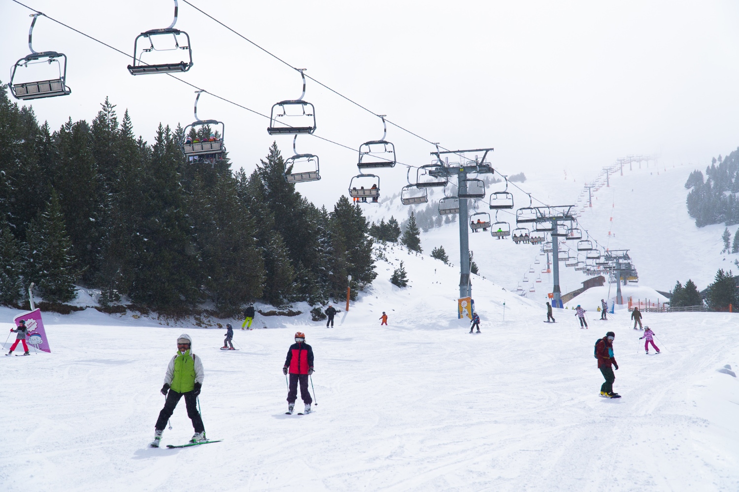 La previsión de nevadas anima la llegada de marzo en las estaciones de Aramón