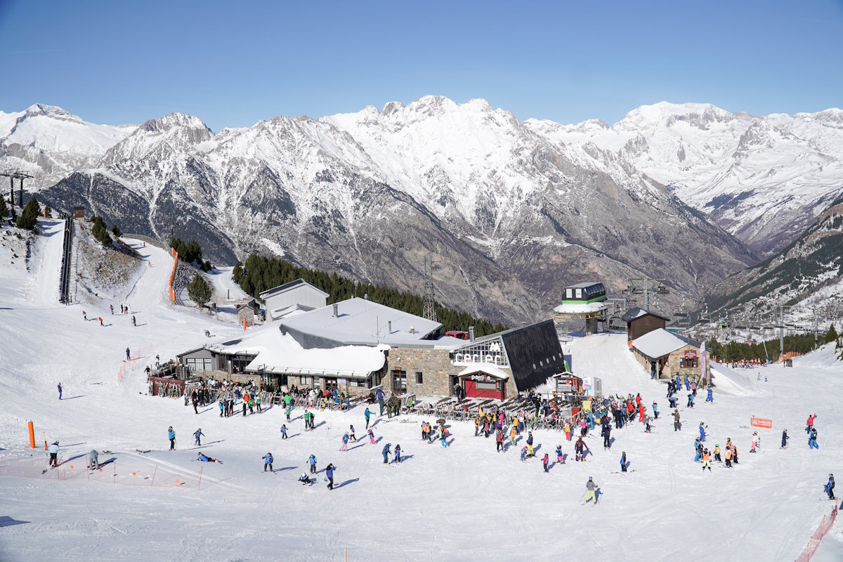 Gracias a las nevadas, Formigal-Panticosa y Cerler prevén duplicar los kilómetros esquiables