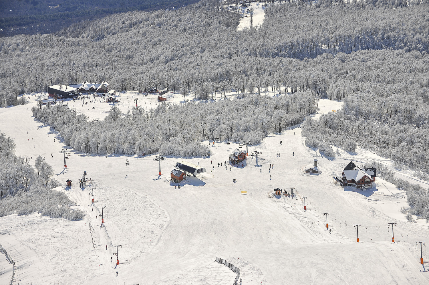 Todas las imágenes de la blanca apertura de la temporada de Chapelco 2019