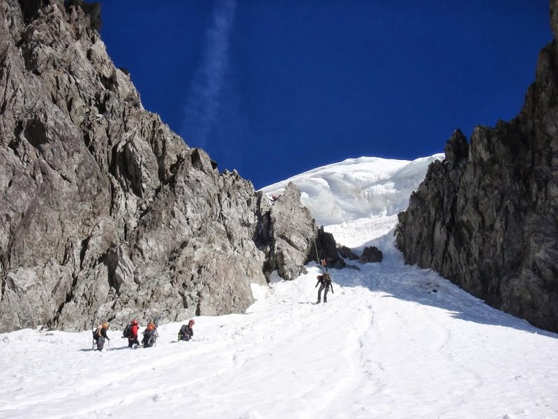 Mueren tres montañeros sepultados por una avalancha en los Alpes franceses